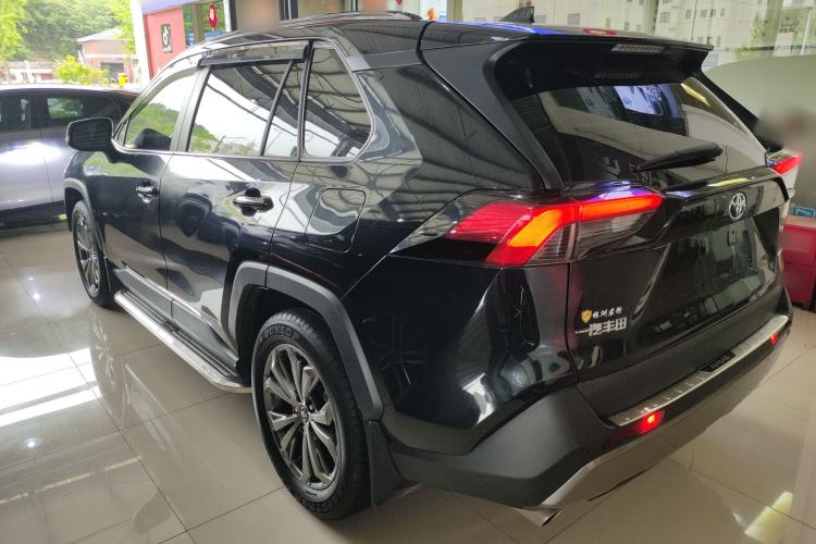 Used Toyota RAV4 2023 2.0L CVT Two-Wheel Drive Fashion Plus Edition Rear Left 45 Deg