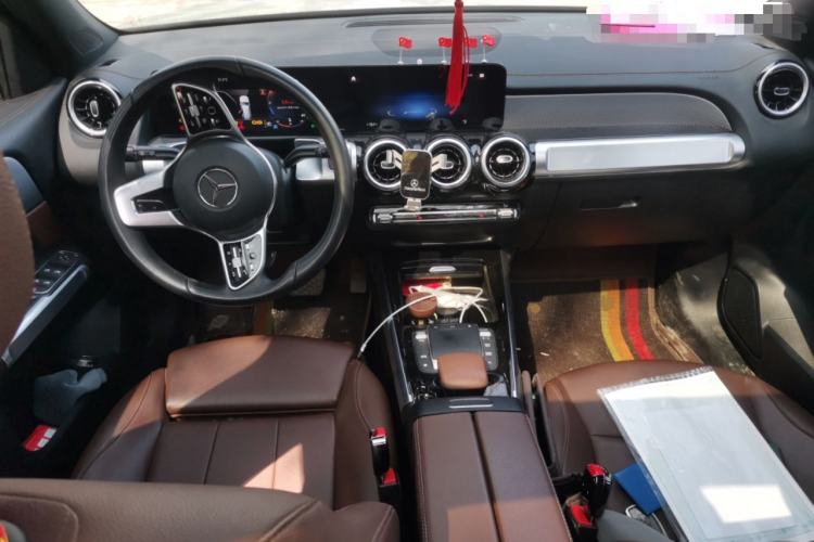 Used Mercedes-Benz GLB 2022 Second Facelift GLB 200 Dynamic Edition Center Console