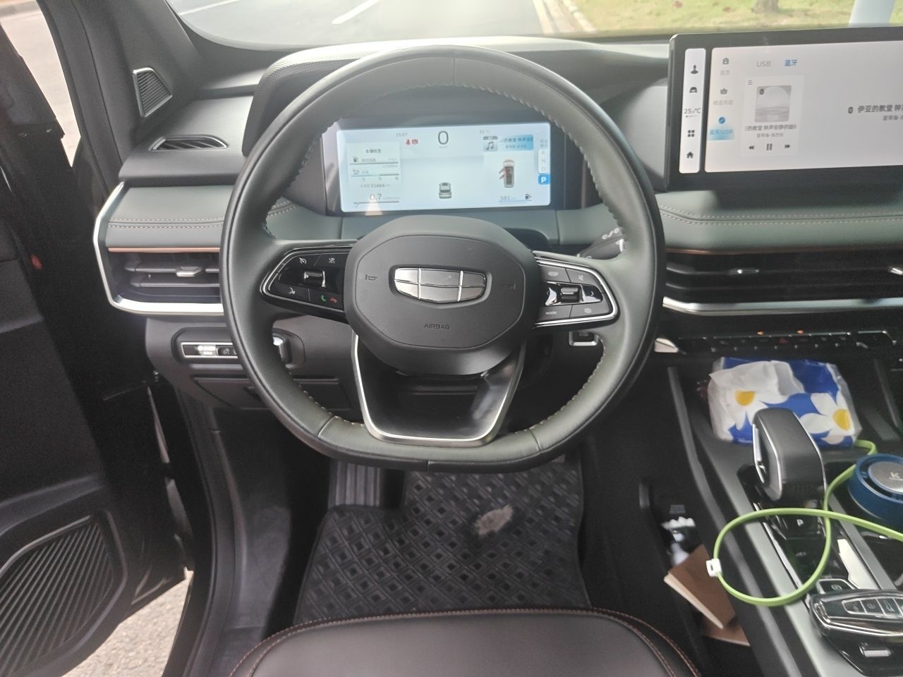 Geely Auto Haoyue L 2023 2.0T DCT Prestige Edition — снимка 10