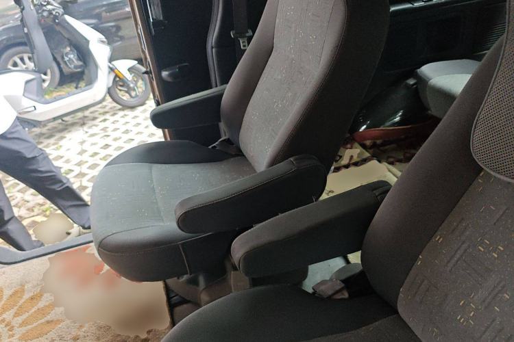 Used Foton MP-X E 2014 2.0L Wealth Express Classic Edition 4G63