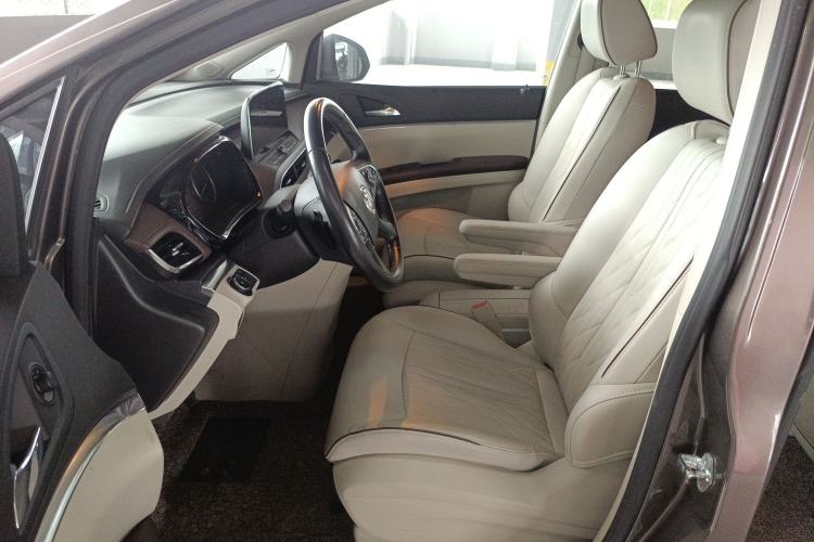 Used Buick GL8 2023 Land Executive Class 652T Luxury Model
