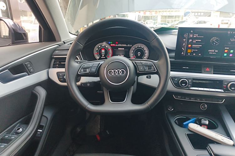 Used Audi A4L 2022 40 TFSI Luxury Dynamic Model
