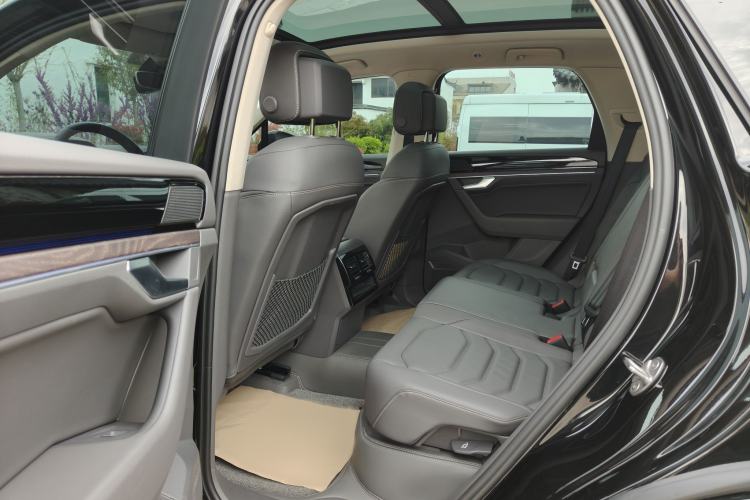 Used Volkswagen Touareg 2023 3.0 TSI Luxury Edition Obsidian Black Sport Package Interior 5