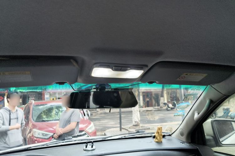 Used JAC Group T6 2015 2.8T Diesel Flagship Long-Wheelbase HFC4DA1-2C