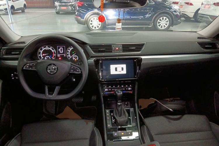 Used Skoda Superb 2019 TSI280 DSG Comfort Edition Center Console