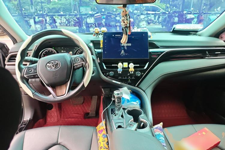 Used Toyota Camry 2021 2.0G Luxury Edition Center Console