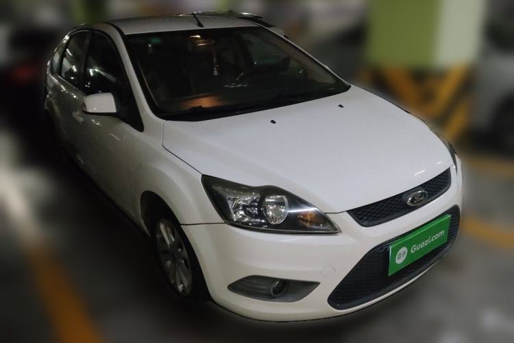 Used Ford Focus 2013 Hatchback Classic 1.8L Automatic Base Model Front Right 45 Deg