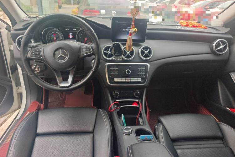 Used Mercedes-Benz GLA 2018 GLA 200 Sport Edition Center Console