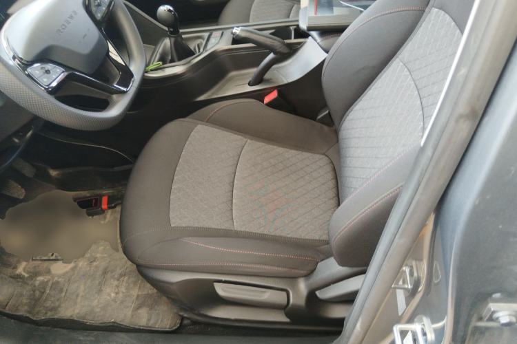 Used Roewe i5 2023 1.5L Manual Comfort Edition
