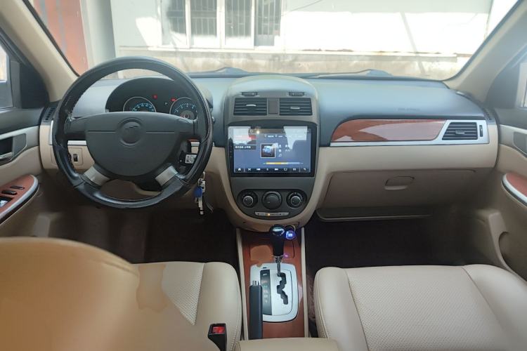 Used Buick Excelle 2011 1.6 LE-AT Center Console