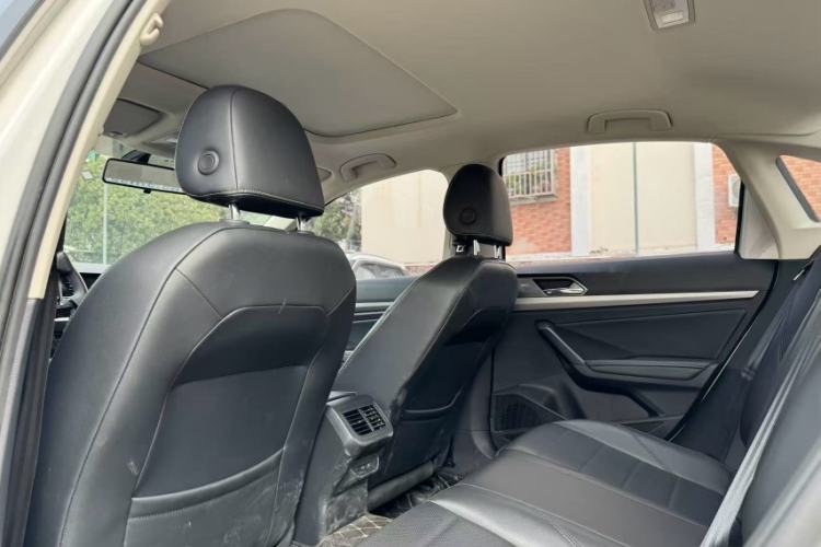 Used Volkswagen Lavida 2021 1.5L Automatic Comfort Edition Interior 4