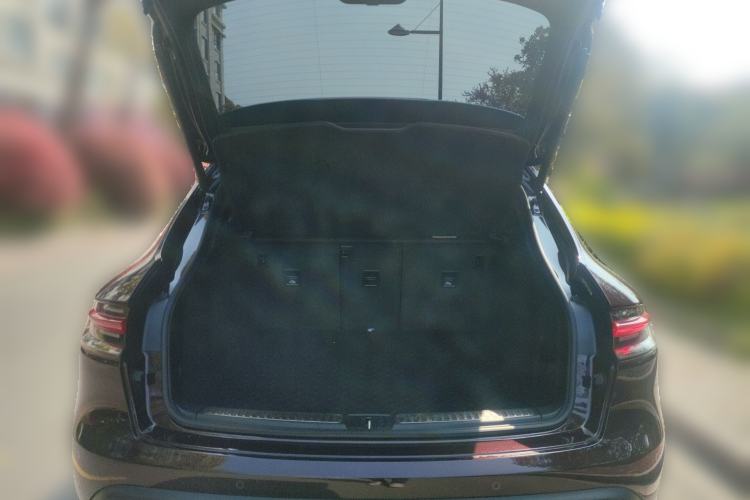 Used Porsche Macan 2024 Macan 2.0T Trunk