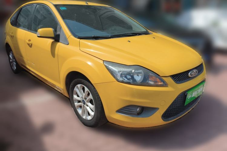 Used Ford Focus 2013 Hatchback Classic 1.8L Manual Base Model Front Right 45 Deg