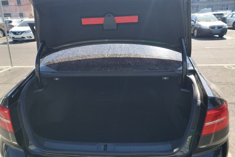 Used Volkswagen Magotan 2017 330TSI DSG Leading Model Trunk