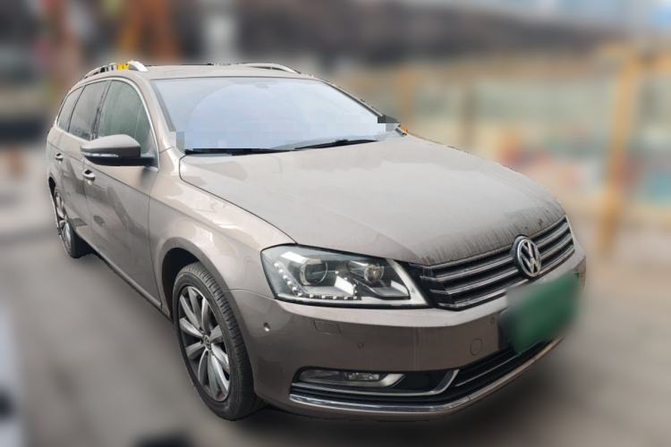 Used Volkswagen Magotan 2012 Travel Edition 2.0 TSI Luxury Version Front Right 45 Deg