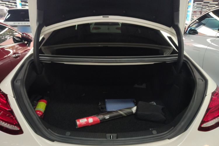 Used Mercedes-Benz E-Class 2016 E 300 L Sporty and Stylish Model