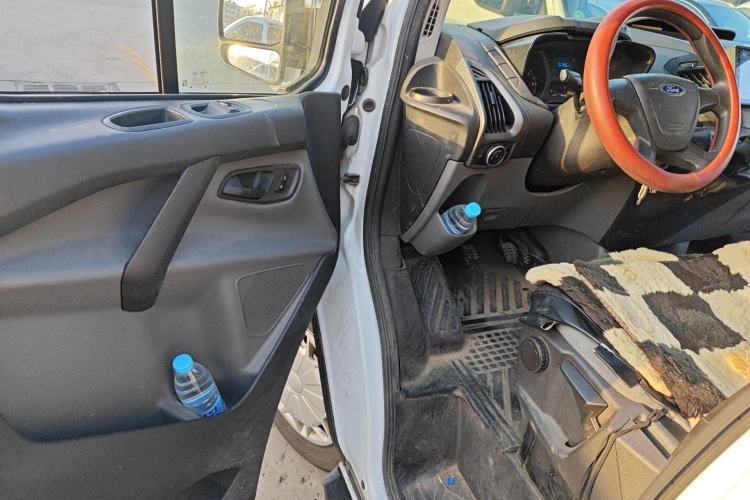 Used Ford Transit 2019 2.0T Diesel Multi-Purpose Commercial Vehicle Short Wheelbase Low Roof 6-Seater China VI Standard
