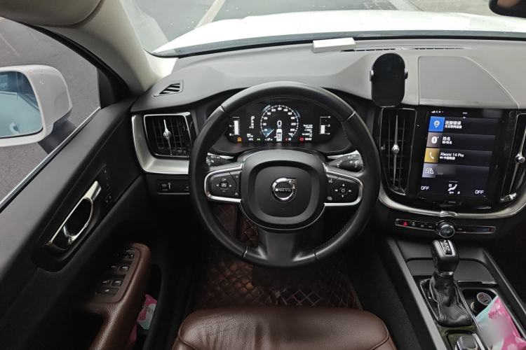 Used Volvo XC60 2019 T5 4x4 Smart Edition China VI Standard