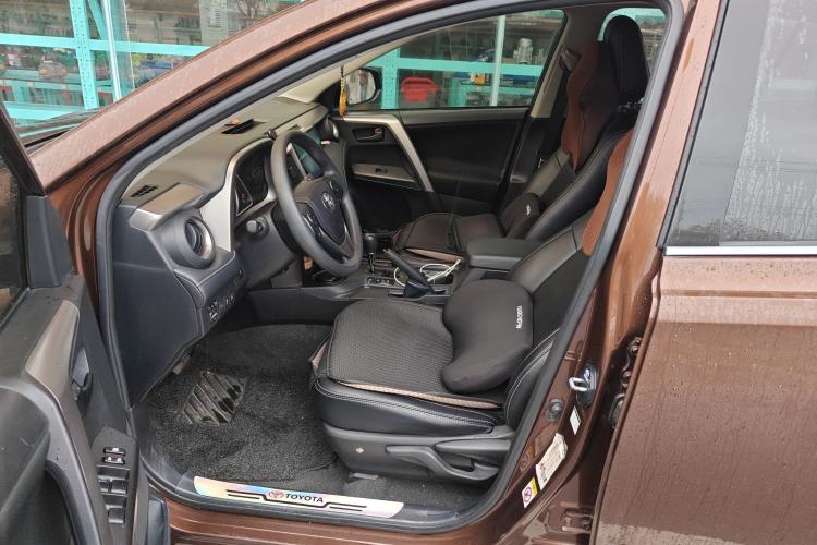 Used Toyota RAV4 2016 2.0L CVT Two-Wheel Drive Fashion Edition China V Standard