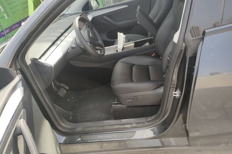 Used Tesla Model Y 2024 Rear-Wheel-Drive Version
