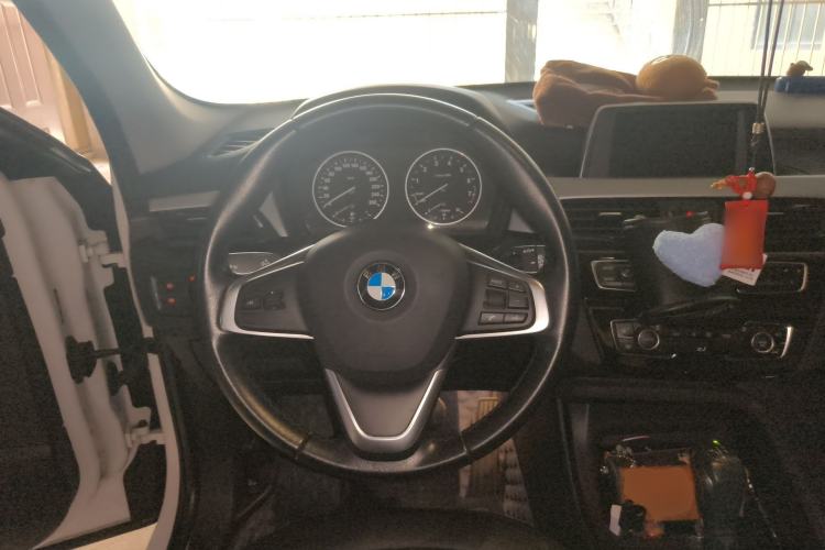 Used BMW X1 2018 sDrive20Li Leading Model Steering Wheel
