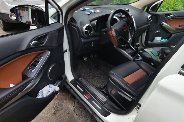 Used BYD Yuan 2016 1.5L Manual Luxury Model
