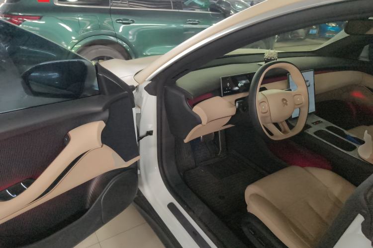 Used Nio ET5 2024 75 kWh Driver Seat