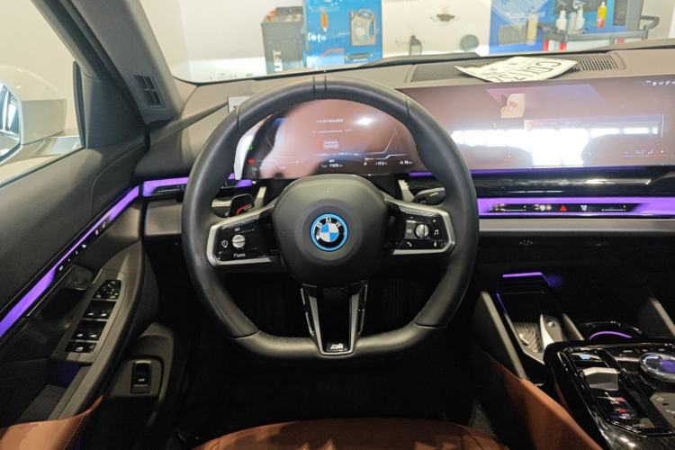 Used BMW i5 2024 eDrive 35L M Sport Package Steering Wheel
