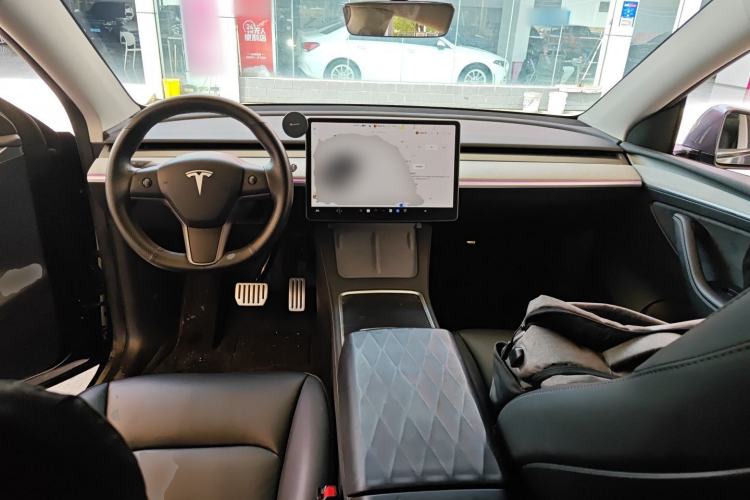 Used Tesla Model Y 2023 Rear-Wheel-Drive Version Center Console