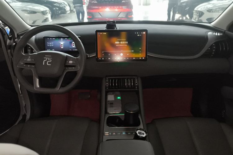 Used BYD Yuan PLUS 2025 Intelligent Driving Version 510 km Leading Edition Center Console