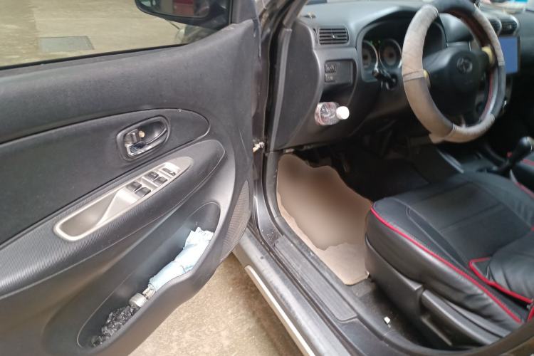 Used FAW Senya S80 2011 1.5L Manual 7-Seater Comfort Edition Driver Seat