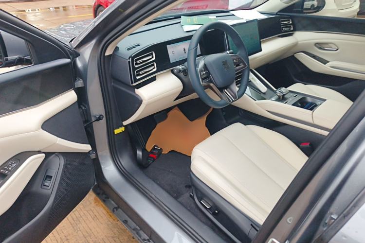 Used BYD Qin L 2024 DM-i 80KM Beyond Model Driver Seat