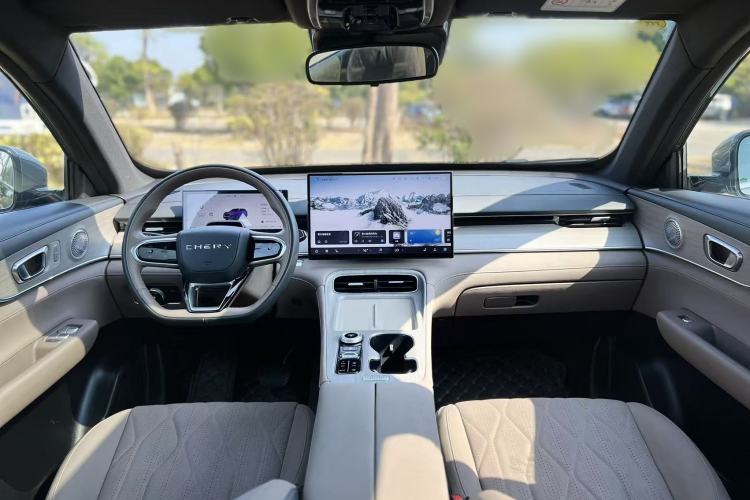 Used Chery Tiggo 8 PLUS 2025 290TGDI DCT Prestige 5-Seater
