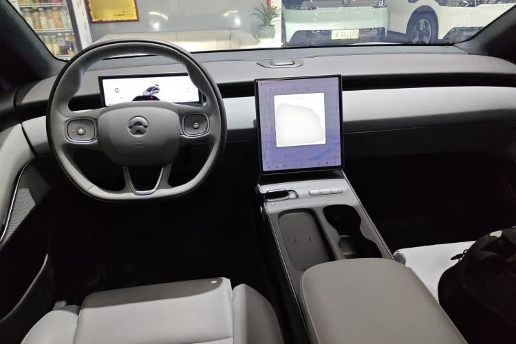 Used Nio ET5 2024 75 kWh Center Console