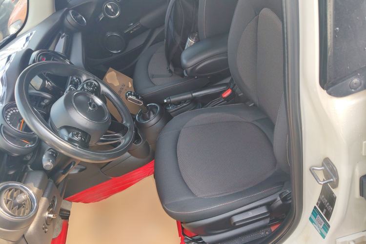 Used MINI 2019 1.5T ONE PLUS Five-Door Edition Left Front Seat