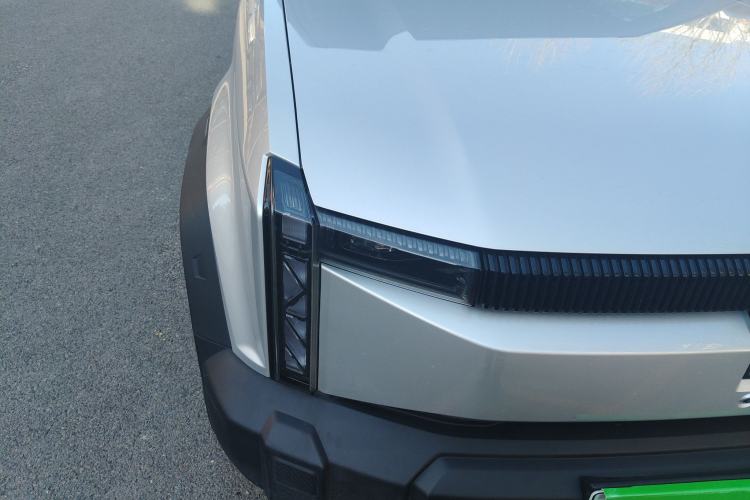 Used iCAR 03 2024 472km Four-Wheel Drive Long-Range Intelligent Advanced Version
