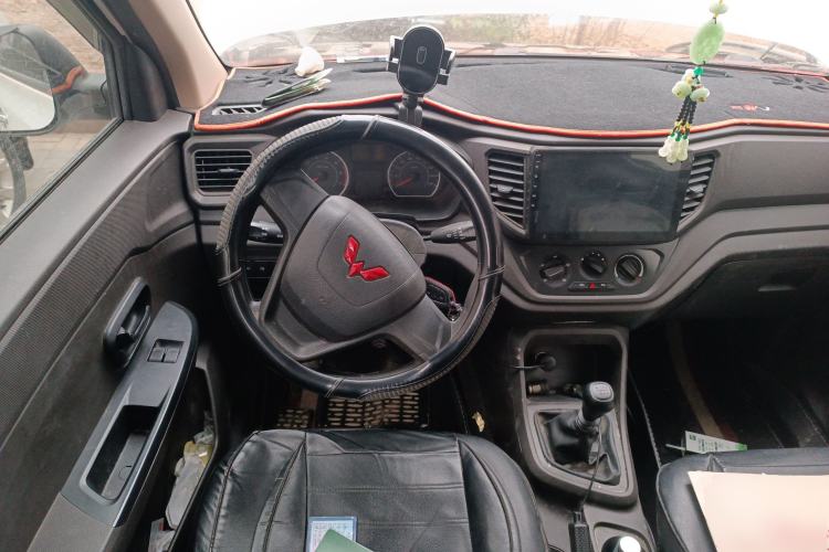 Used Wuling Hongguang V 2022 1.5L Jingqu Edition Electric-Assist LAR