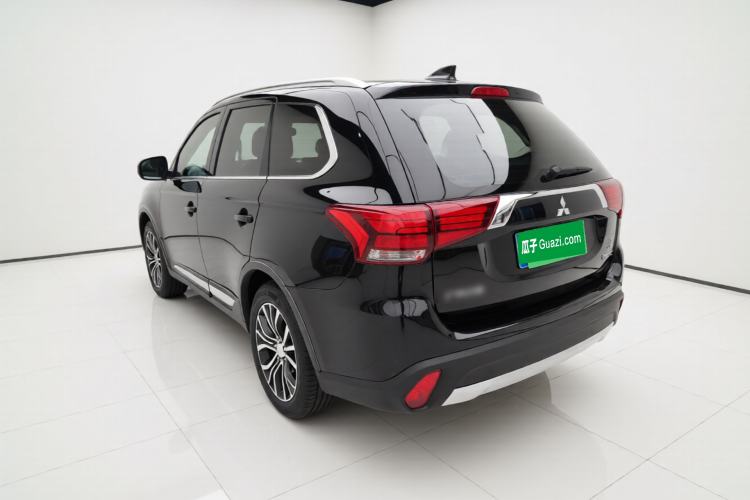 Used Mitsubishi Outlander 2018 2.0L Two-Wheel Drive Glory Edition 5 Seats