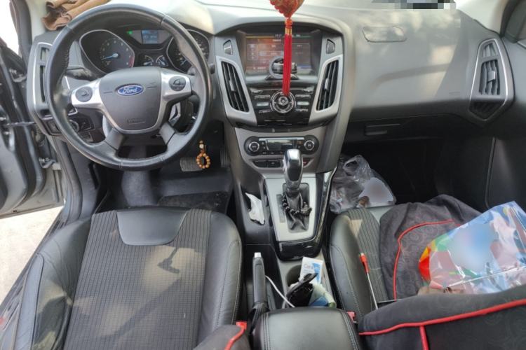 Used Ford Focus 2012 Sedan 1.6L Automatic Fashion Edition