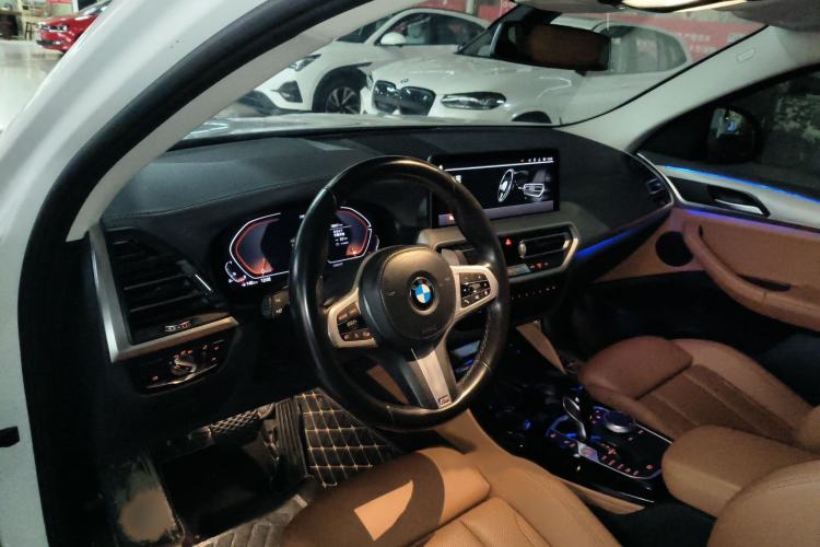 Used BMW X4 2022 xDrive 25i M Sport Package Interior 1