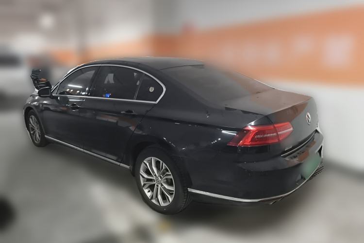 Used Volkswagen Magotan 2017 330TSI DSG Leading Model Exterior 3