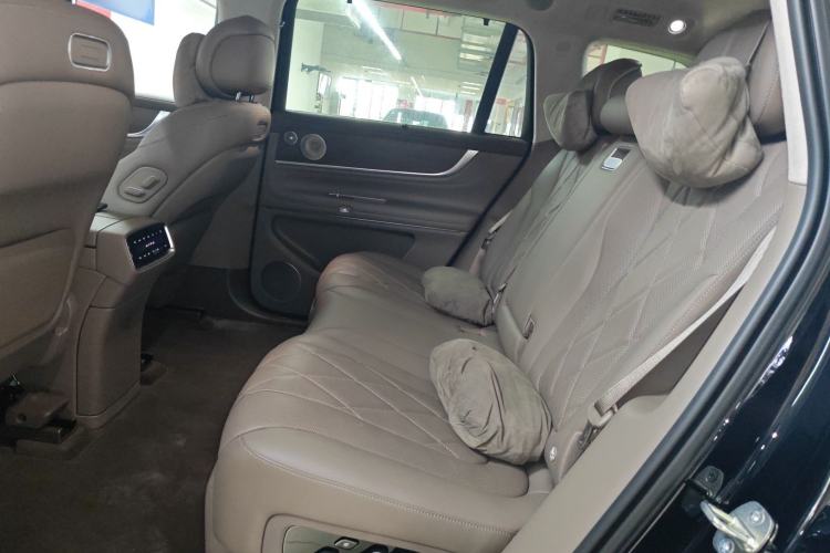 Used Hima AITO M9 2024 All-Electric Ultra Version 100 kWh 5-Seater Model Left Rear Seat