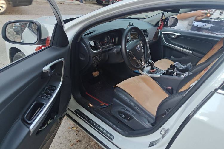 Used Volvo V60 2014 Facelift T5 Zhiyi Edition