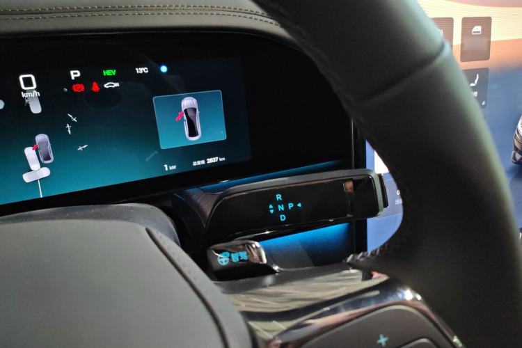 Used Denza Z9 2024 1100 km Four-Wheel Drive Max Version