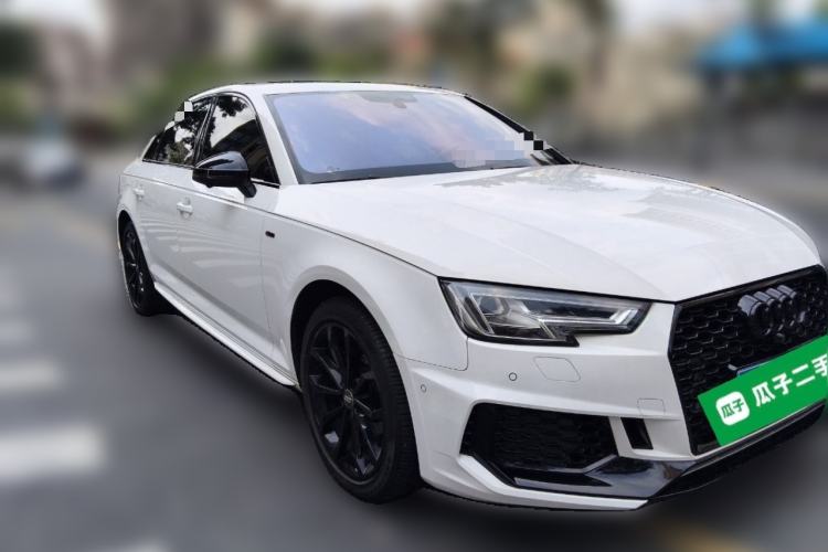 Used Audi A4L 2019 40 TFSI Fashion Edition China VI Emission Standard Front Right 45 Deg
