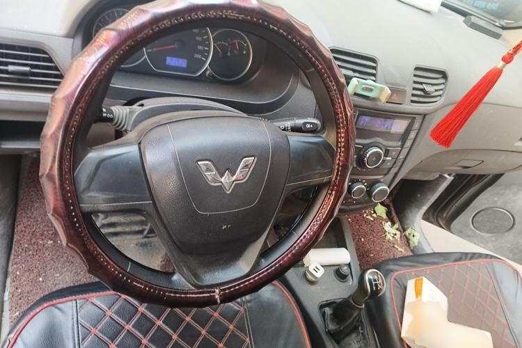 Used Wuling Hongguang 2015 1.5L S1 Standard China V-Emission Standards
