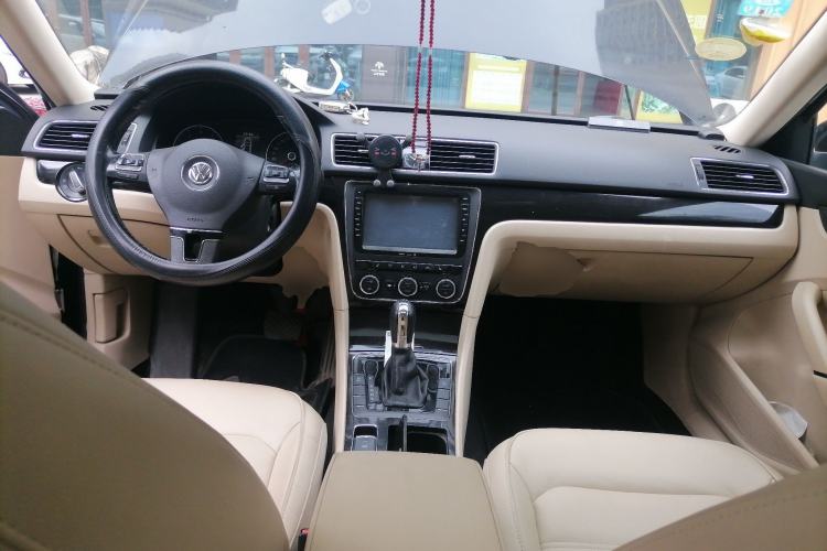 Used Volkswagen Passat 2014 1.8TSI DSG Prestige Edition Center Console