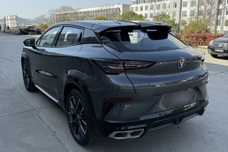 Used CHANGAN UNI-T 2023 Second-Generation 1.5T Prestige Model Exterior 6