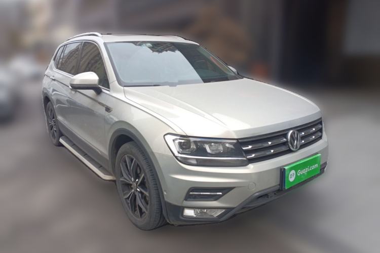Used Volkswagen Tiguan L 2019 330TSI Automatic Two-Wheel Drive Smart Luxury Version China V Emission Standard
