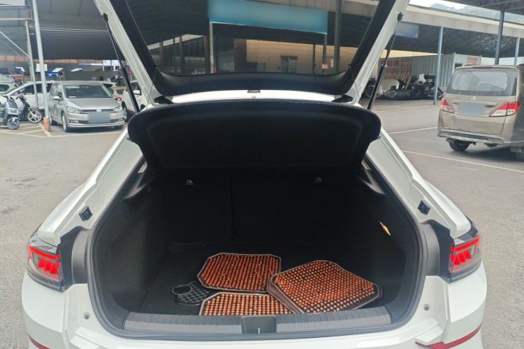 Used Volkswagen Lamando 2024 Lavida L 280TSI DSG Spicy Edition Trunk